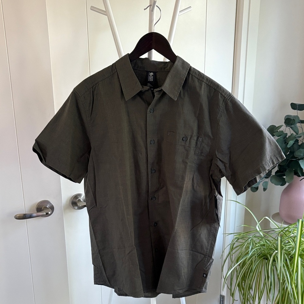 Mountain Hardwear Dark Olive Casual Button Down Shirt